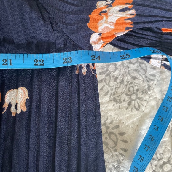 Tunic/Dress style. - Picture 2 of 4